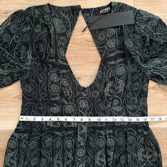 Elegant Green Patterned Dress - Picture 5 of 9